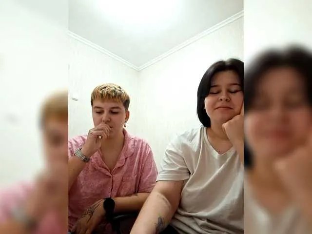 Freechat 2Lesbians on BongaCams