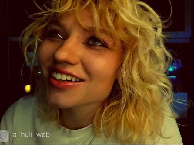 Freechat A-Huli on BongaCams