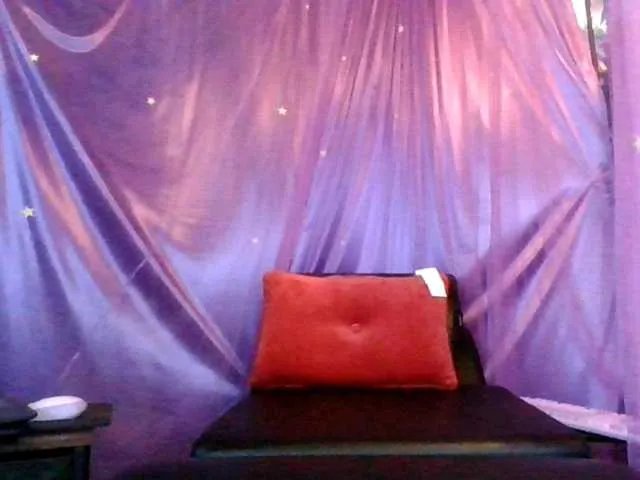 Offline AlluringAli25 on BongaCams