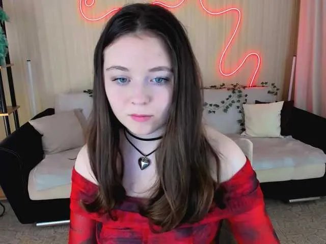 Offline AlluringLookk on BongaCams