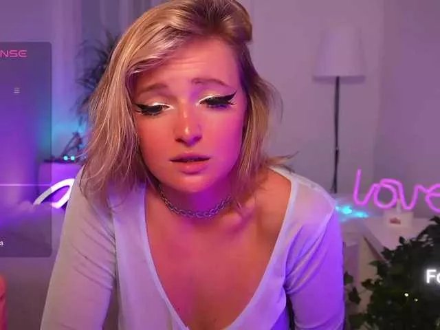 Offline Ameliasweety on BongaCams