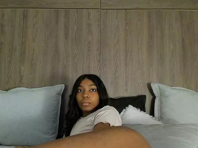 Anaisbeily on BongaCams 