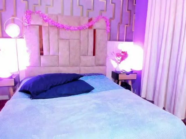 Offline anisha-zambrano on BongaCams