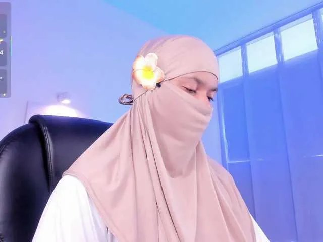 Aura-cuutee on BongaCams 