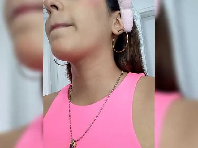 Offline BellaSaint on BongaCams