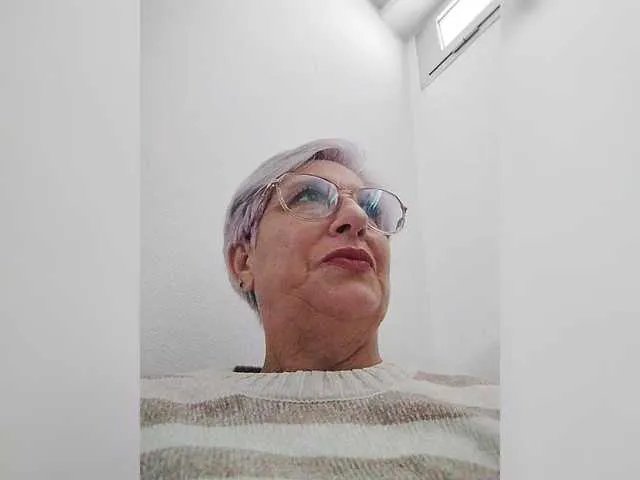 Offline canitas69 on BongaCams