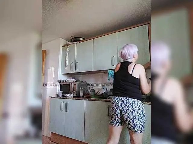 Offline canitas69 on BongaCams