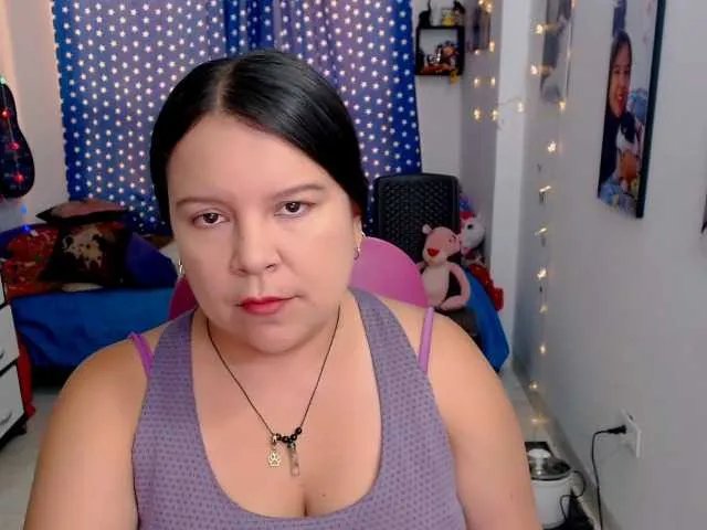 Offline clarie- on BongaCams