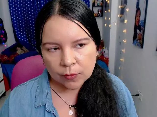 Offline clarie- on BongaCams