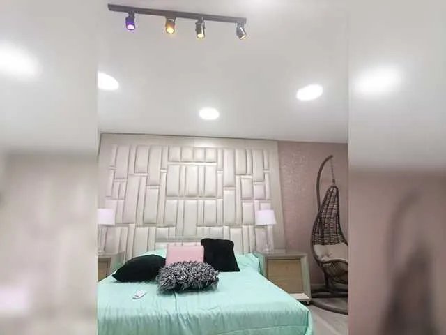 EinnyMure on BongaCams 