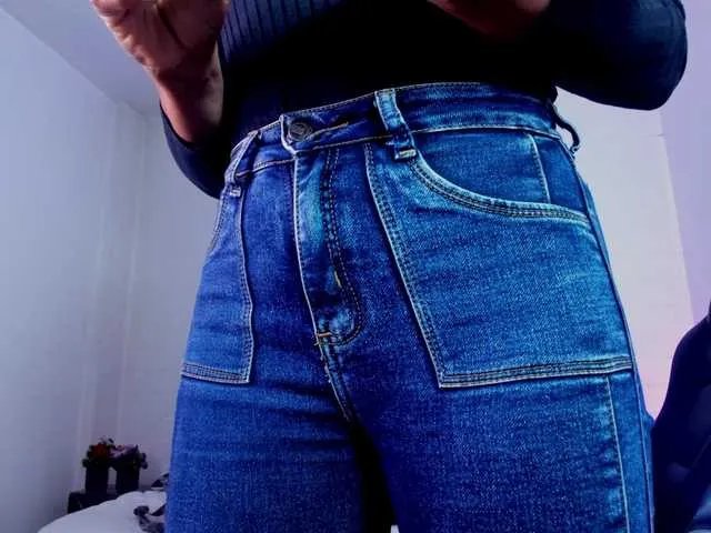 Ellie-Alves on BongaCams 