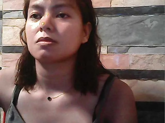 Freechat flowerhairypinay on BongaCams