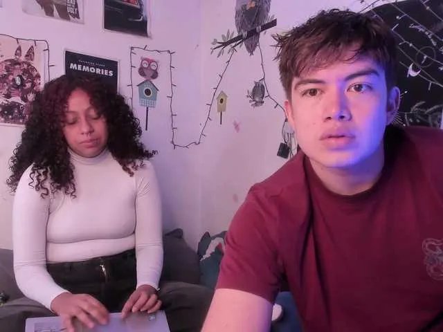 Freechat HotHoneyChile on BongaCams