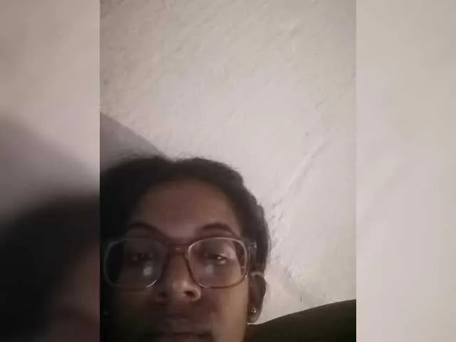 Offline IndianBeaut on BongaCams