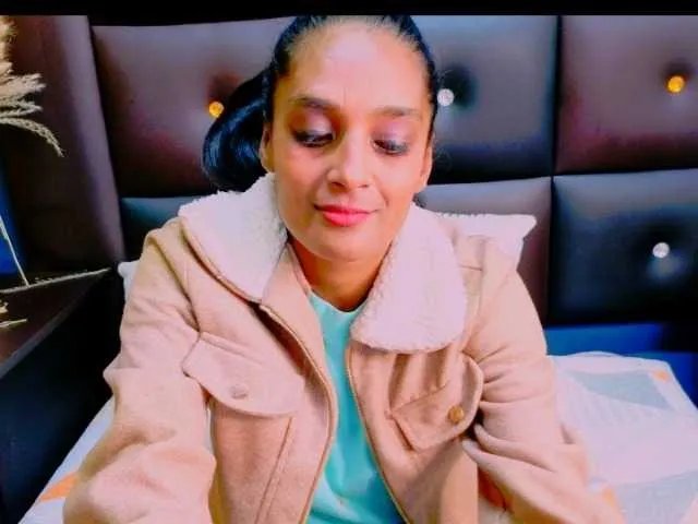 Offline IndianSutraX on BongaCams