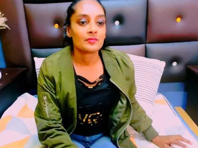 Offline IndianSutraX on BongaCams