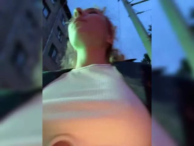 Offline Janchi- on BongaCams