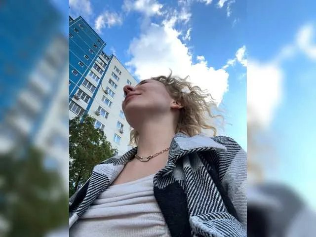 Offline Janchi- on BongaCams