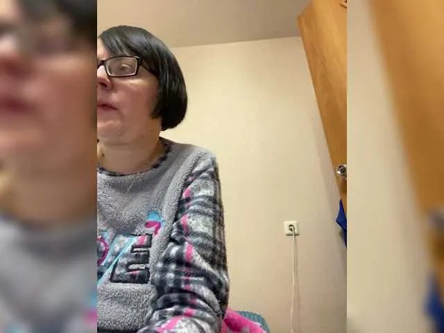 Offline Katy19801 on BongaCams