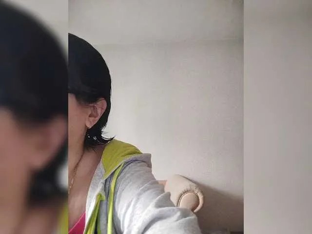 Offline Katy19801 on BongaCams