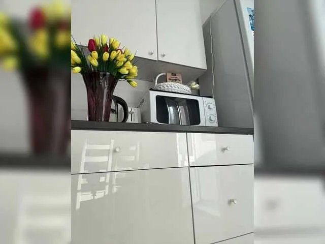 Kiss-krisss on BongaCams 