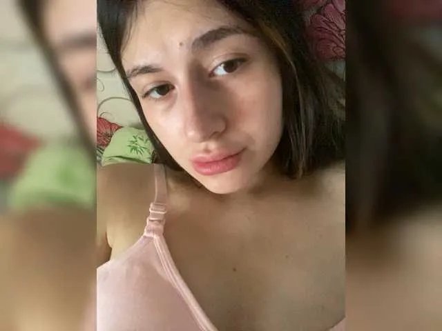 Offline KristinaScott on BongaCams