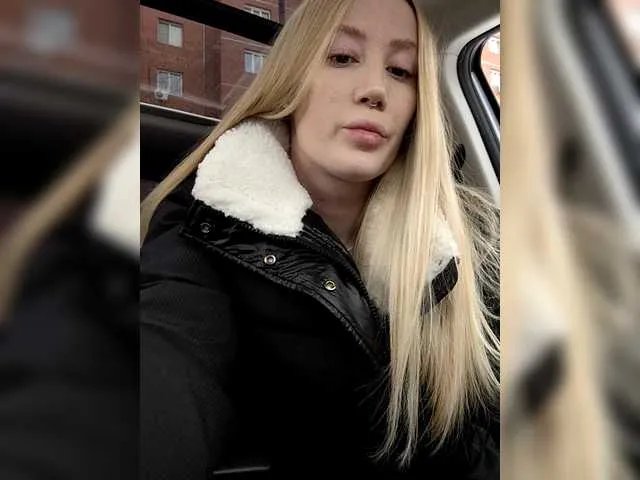 Offline lana-lana03 on BongaCams