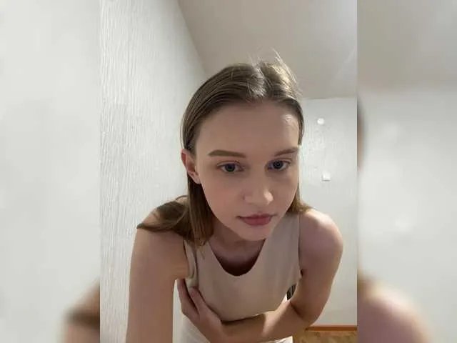 Lola-2 on BongaCams 