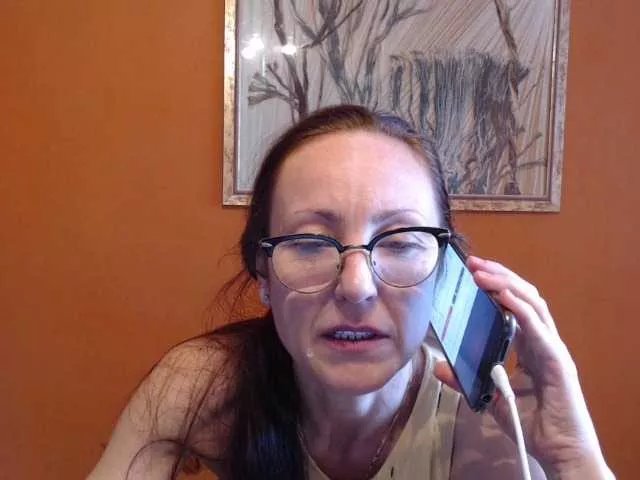 Offline Lora8888 on BongaCams