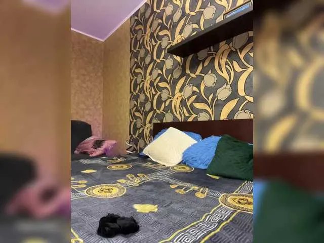 Freechat LouiseJenkin on BongaCams