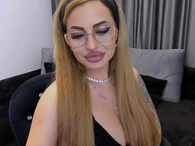 Offline lovelyblondyx on BongaCams