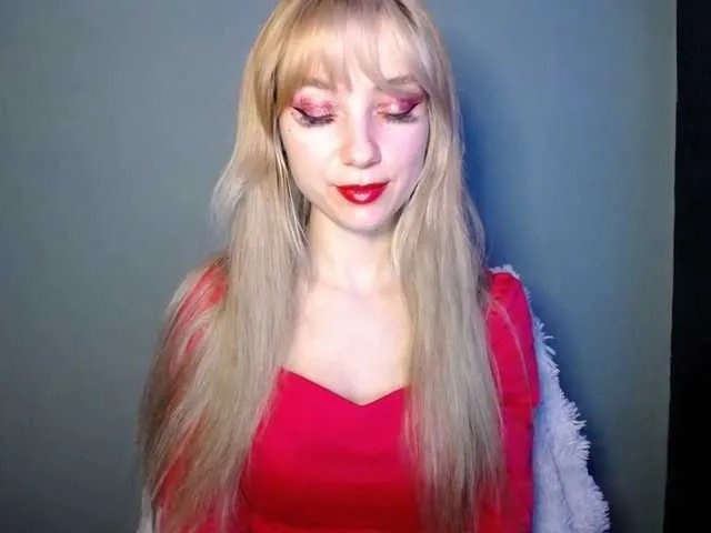 Offline LuciaLovely on BongaCams
