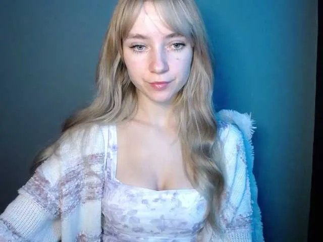 Offline LuciaLovely on BongaCams