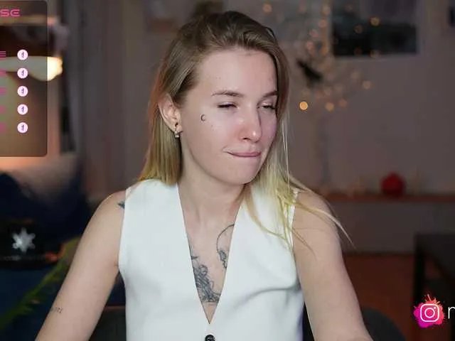 Freechat mel-collins on BongaCams