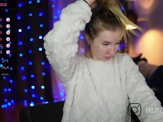 Freechat mel-collins on BongaCams