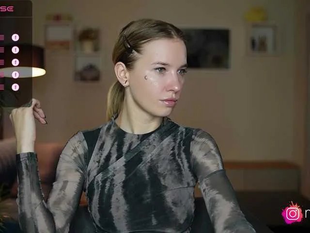 Freechat mel-collins on BongaCams