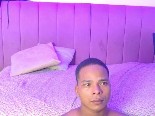 Offline mila-n-max on BongaCams