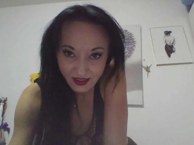 Offline MilfSindy on BongaCams