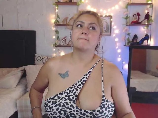 Offline missrosariostepmoan on BongaCams