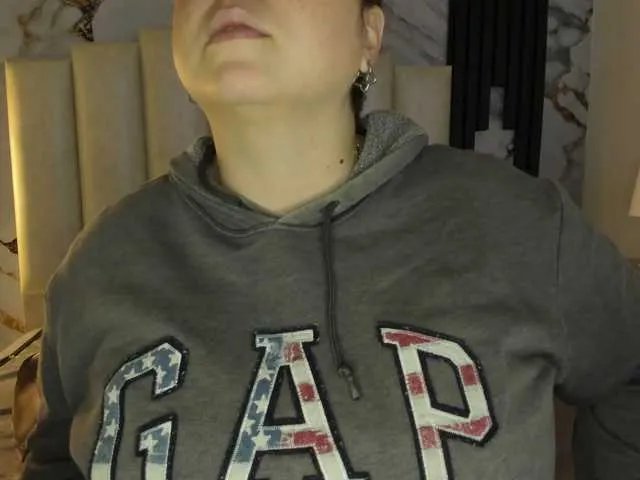 Freechat mollieblue69 on BongaCams