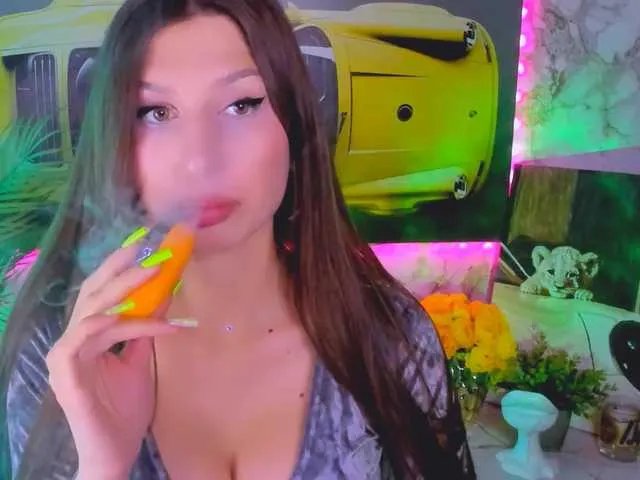 Freechat Mollyinyourmind on BongaCams