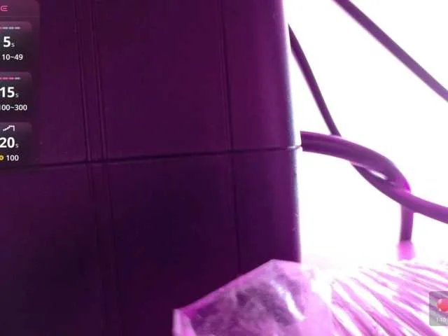 Freechat playfulcurvy on BongaCams