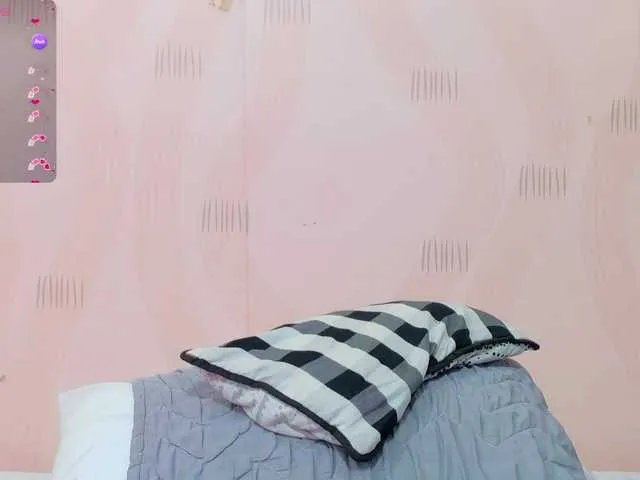 Freechat playfulcurvy on BongaCams