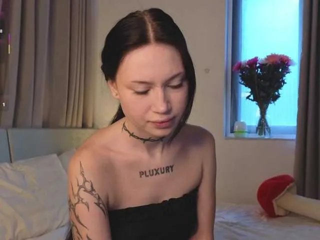 Freechat PLUXURY- on BongaCams