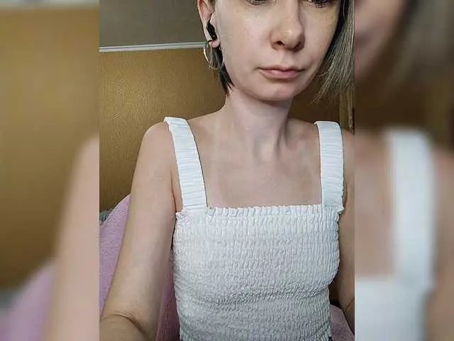 Offline prettyKris on BongaCams