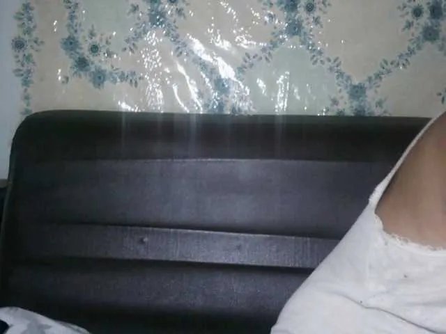 Pussy01lips on BongaCams 