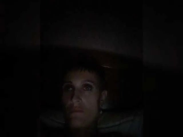 Offline Raisin on BongaCams