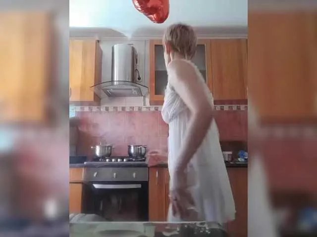 Offline Raisin on BongaCams