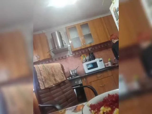 Offline Raisin on BongaCams