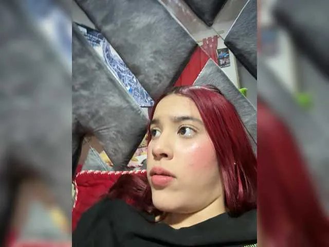 Freechat RedHeadSusy on BongaCams